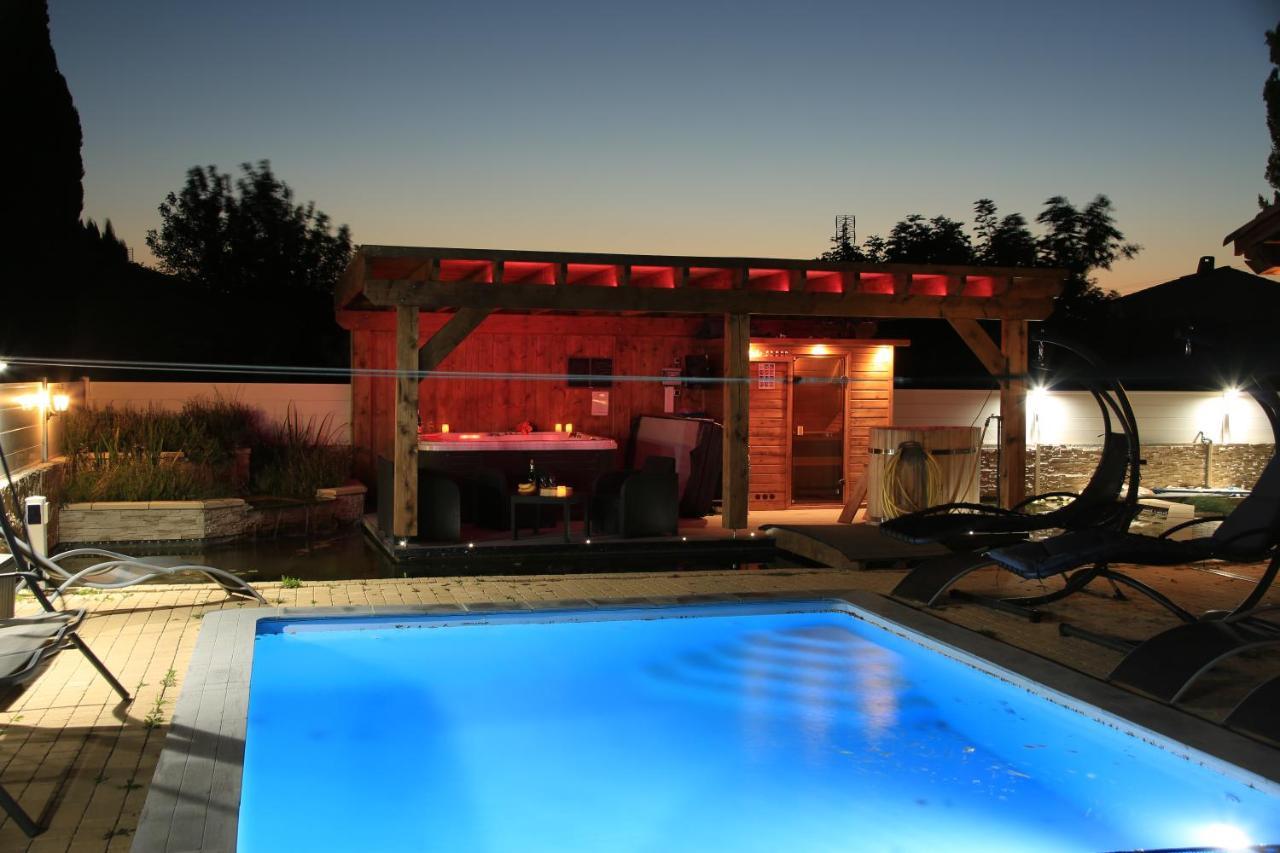 Chalet Mont Ventoux Et Chalet Vip Camaret-sur-Aigues Экстерьер фото