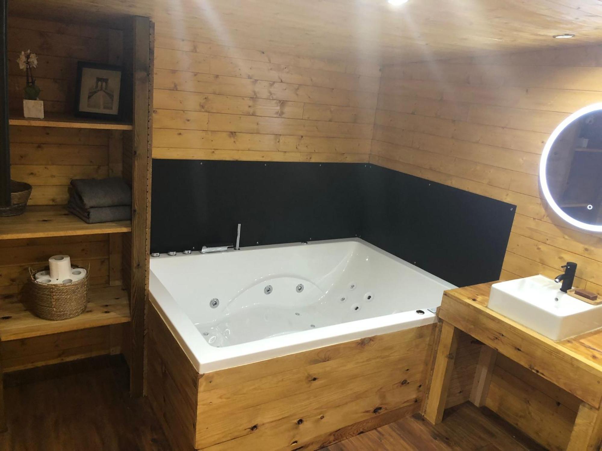 Chalet Mont Ventoux Et Chalet Vip Camaret-sur-Aigues Номер фото