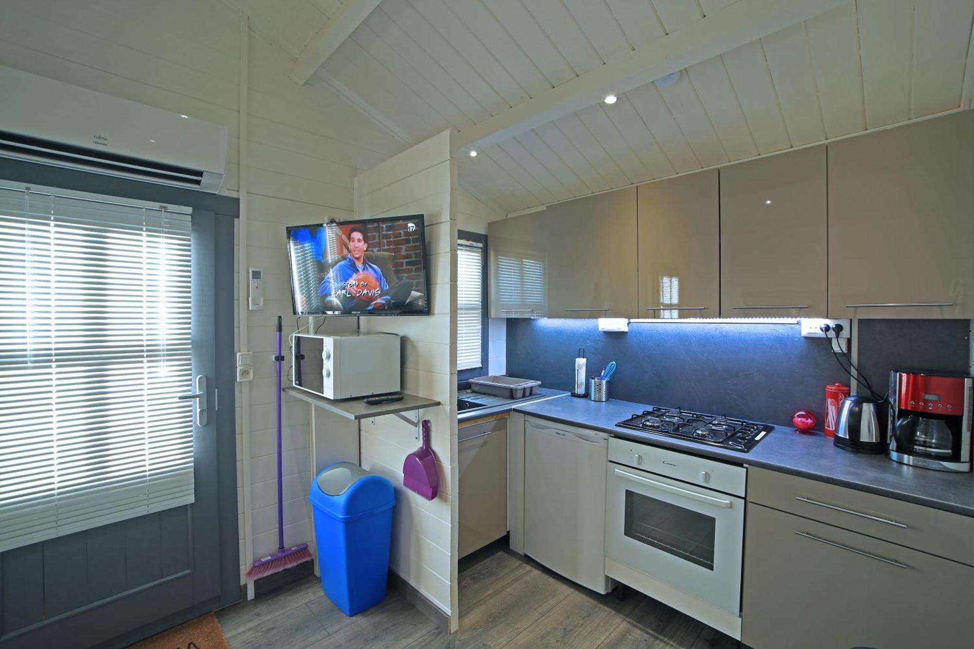 Chalet Mont Ventoux Et Chalet Vip Camaret-sur-Aigues Номер фото