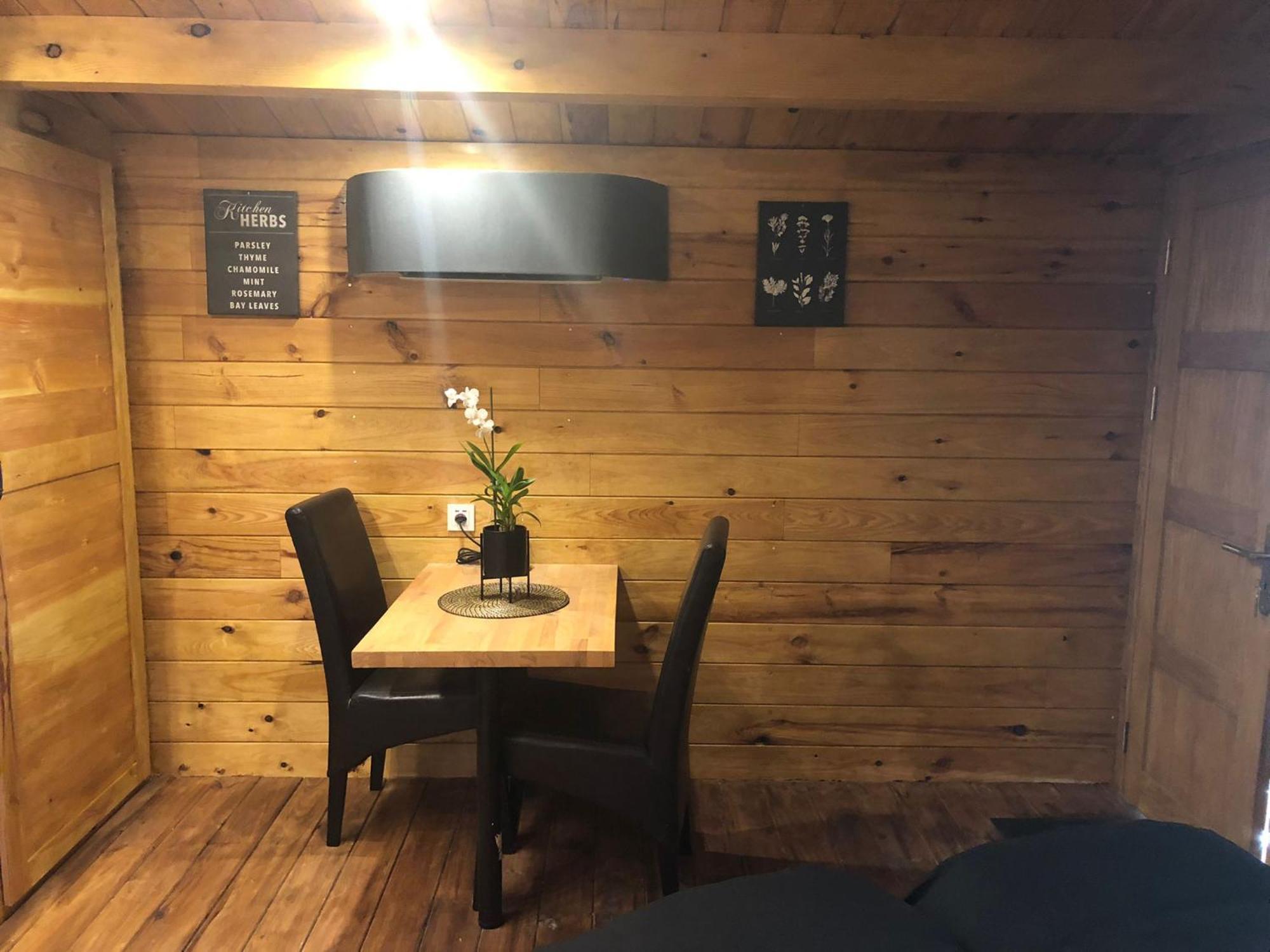 Chalet Mont Ventoux Et Chalet Vip Camaret-sur-Aigues Номер фото