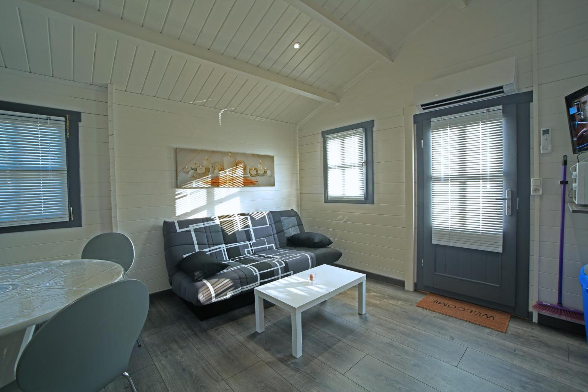 Chalet Mont Ventoux Et Chalet Vip Camaret-sur-Aigues Номер фото