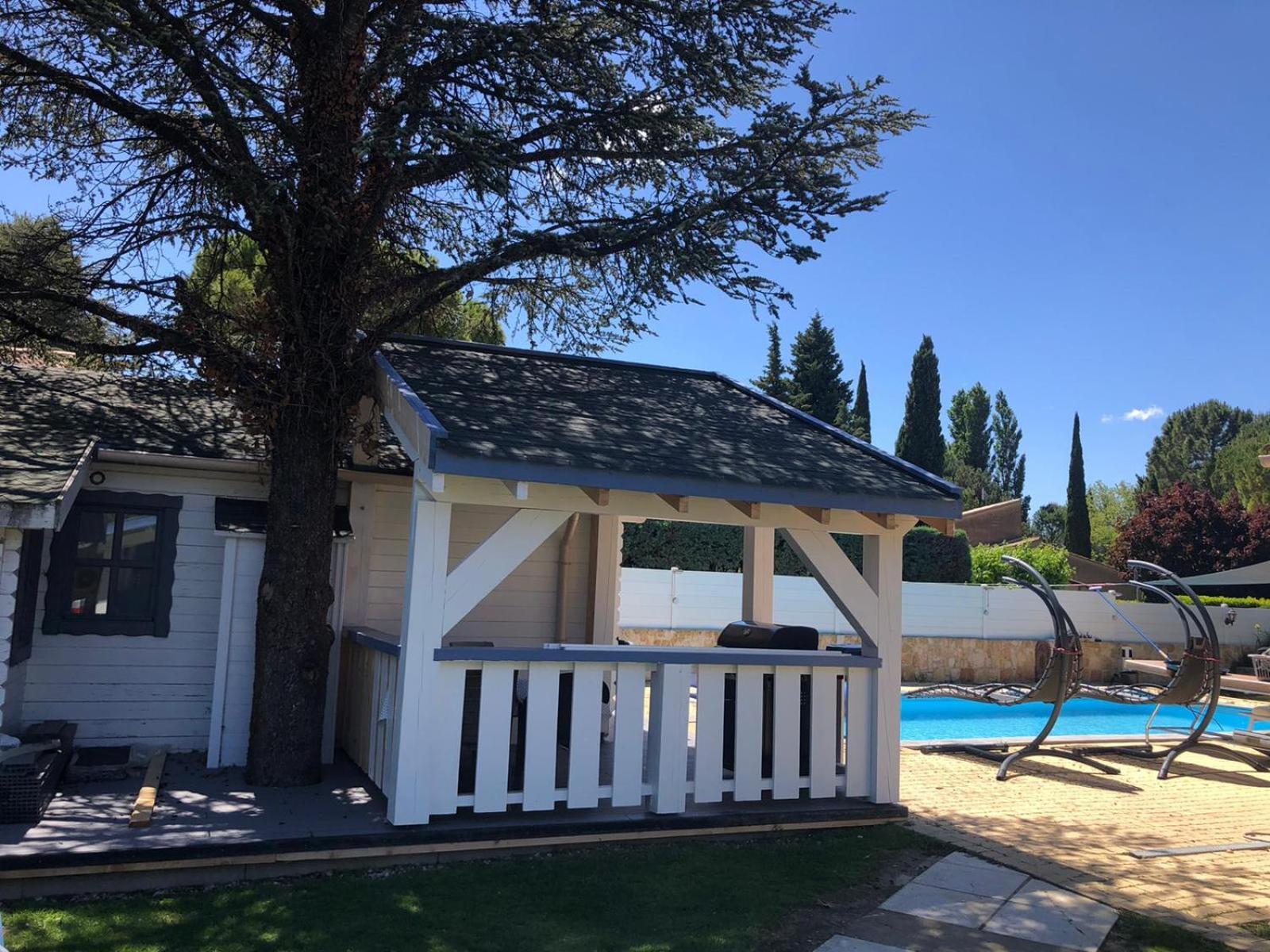 Chalet Mont Ventoux Et Chalet Vip Camaret-sur-Aigues Номер фото